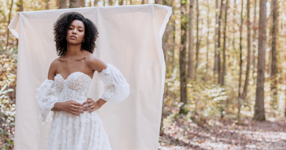 alabama_weddings_arden_photography_weddingdress_ivoryandwhite_10_header