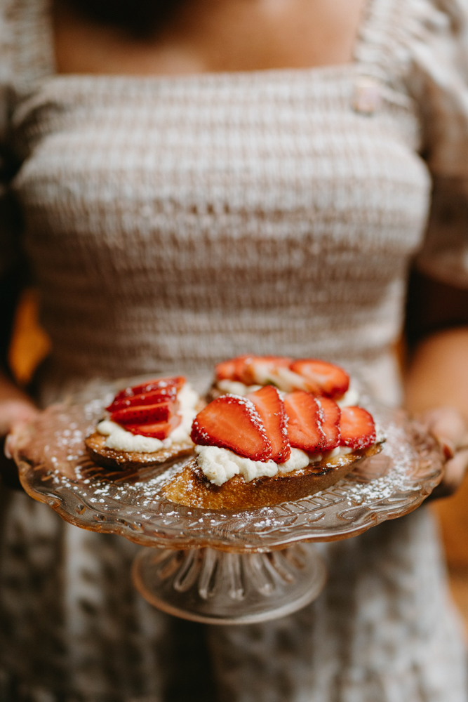 B&A Warehouse makes strawberry and ricotta crostinis for a Southern wedding reception in Birmingham.