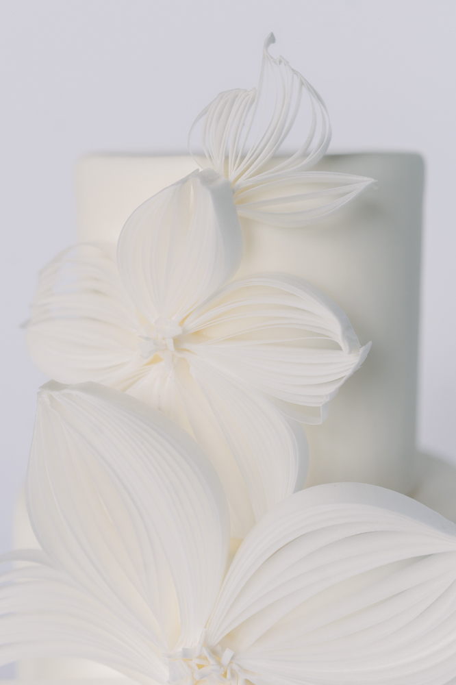 Cakes by Kim creates a beautiful Southern wedding cake.