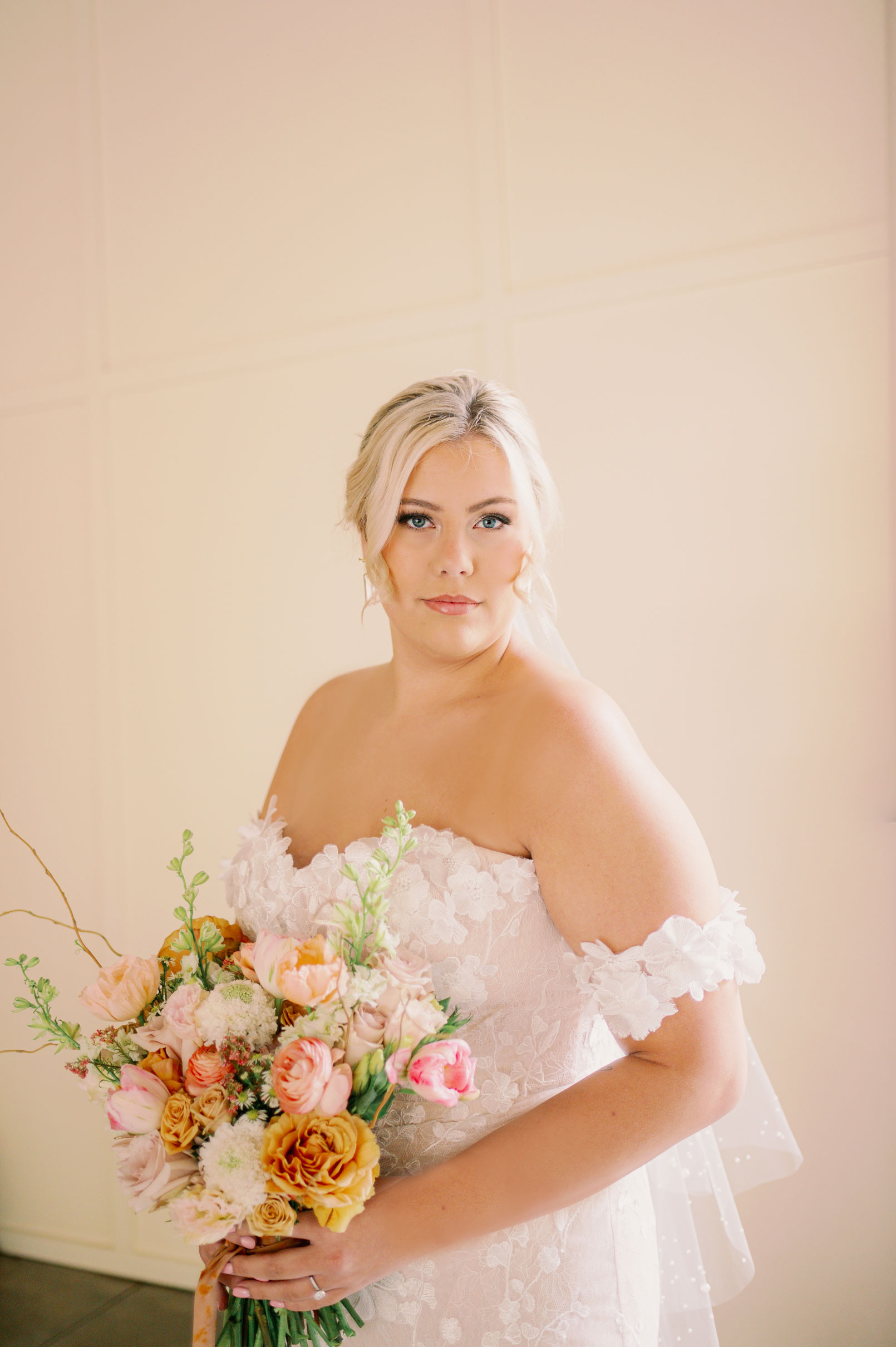 The bride holds her bouquet for her Alabama wedding.